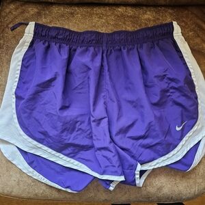 Nike Women's Athletic Shorts in Purple and White Xl